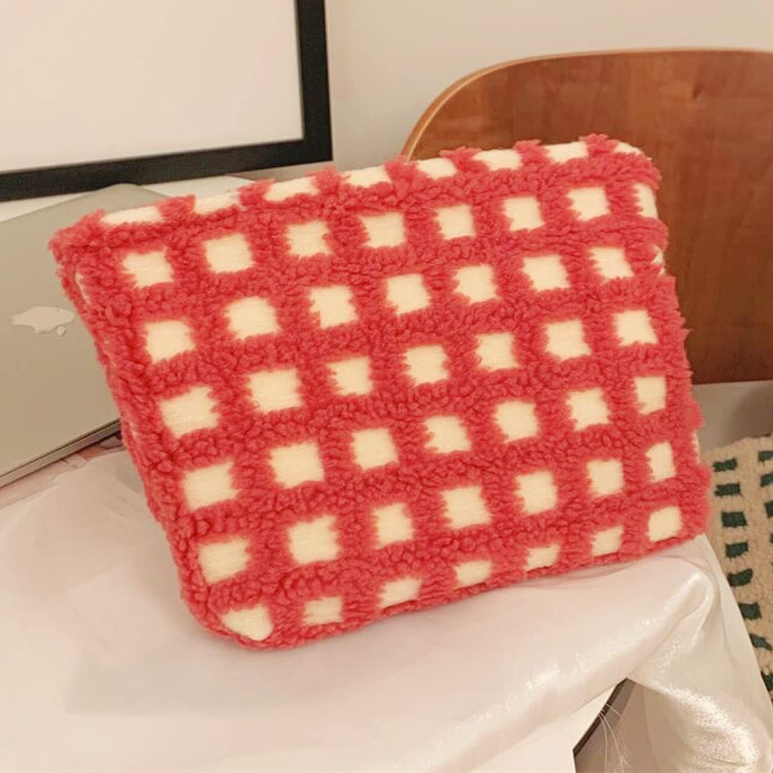 Plush Cosmetic Bags for Women Makeup Bag Large Capacity Purse Travel Toiletry Zipper Storage Pouch Make up Brushes Organizer for Gifts (Waffle, Christmas Red)