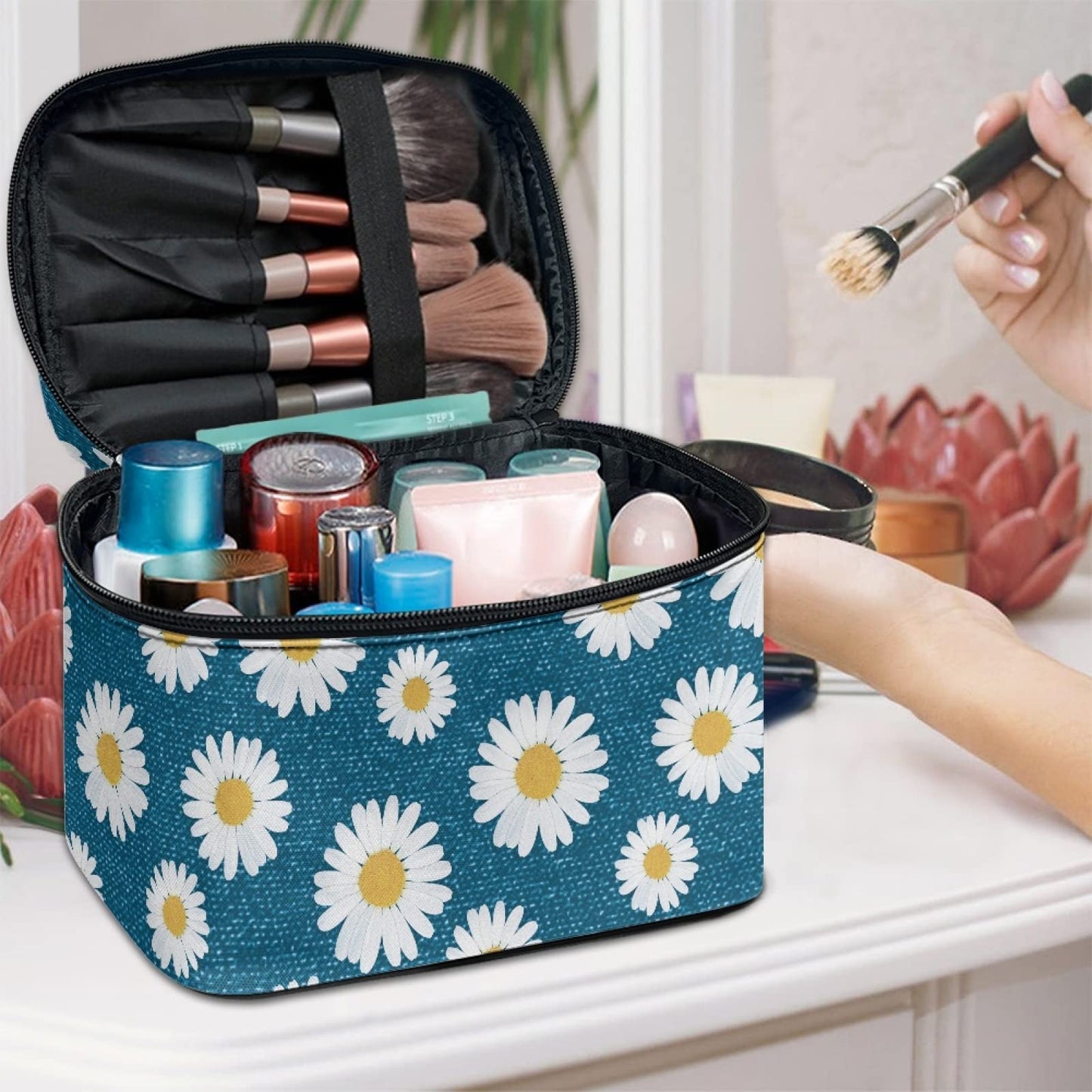 Horeset Small Daisy Print Cosmetic Bag for Women,Fashion Travel Waterproof Cosmetic Pouch Toiletry Bag Accessories Organizer