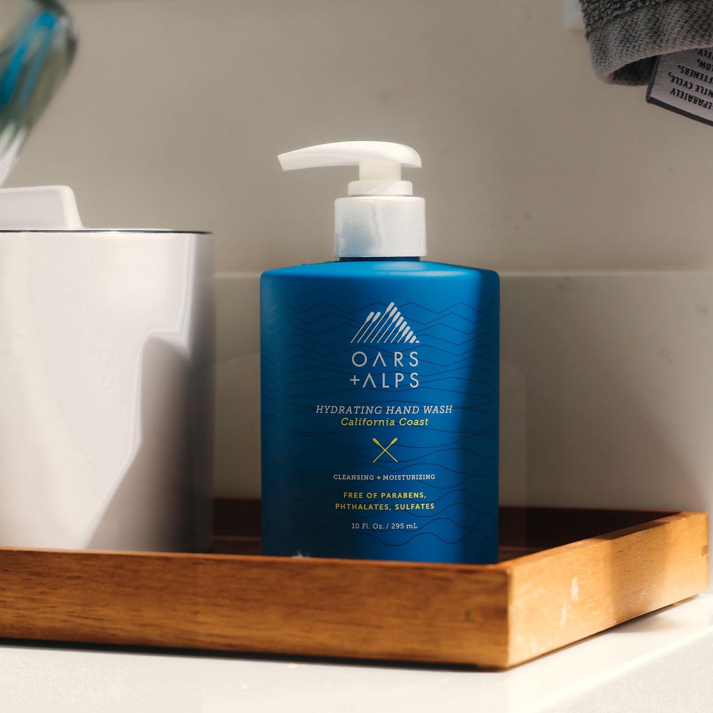 Oars + Alps Hydrating Liquid Hand Soap, Made with Coconut Oil & Aloe Vera to Moisturize Dry Hands, Gentle Hand Wash with Vitamin E, California Coast Scent, 10 Fl. Oz Bottle