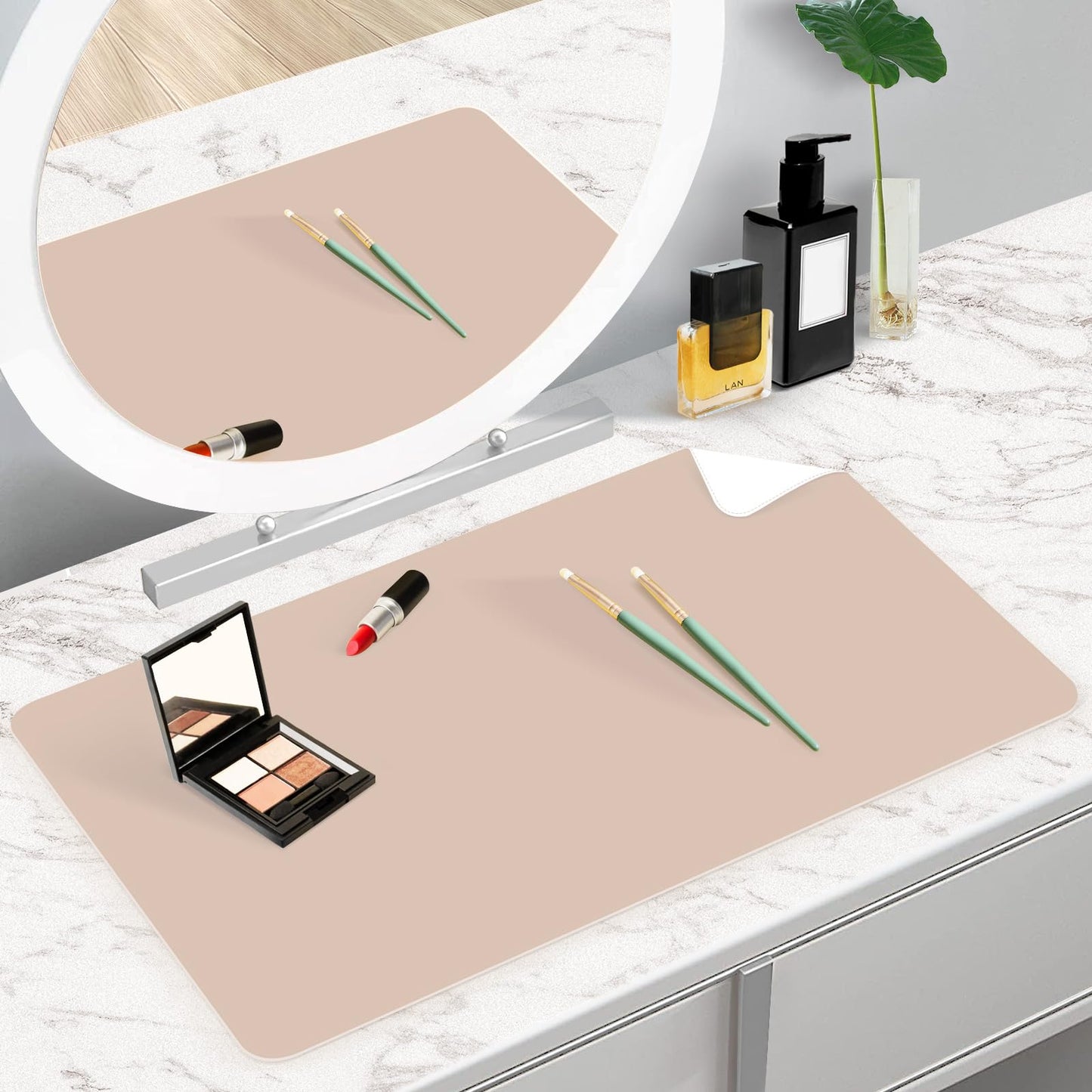 TOHONFOO Makeup Mat for Vanity to Protect Vanity Desk Top, Dual-Sided Vanity Mat, Easy to Clean Vanity Desk Mat - Vanity Makeup Pads Waterproof and Oilproof, 31.5 x 15.7 in (Light Brown and White)