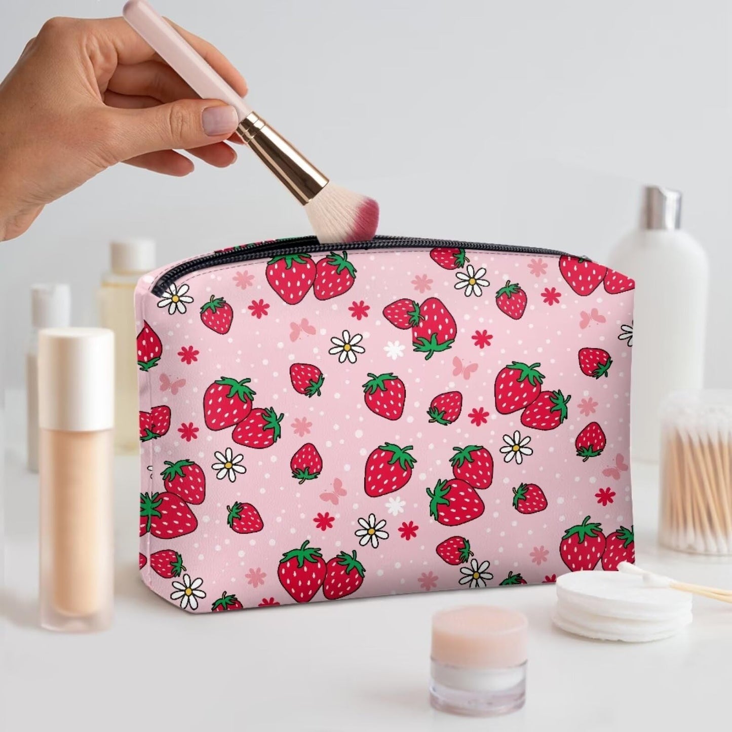 ELEDIZI Cute Makeup Pouch Strawberry Aesthetic Cosmetic Case for Teen Girls Pink Leather Toiletry Bag Waterproof Makeup Brush Bag Lipstick Travel Bag Zipper Clutch Purse for Phone and Keys Nice Gifts