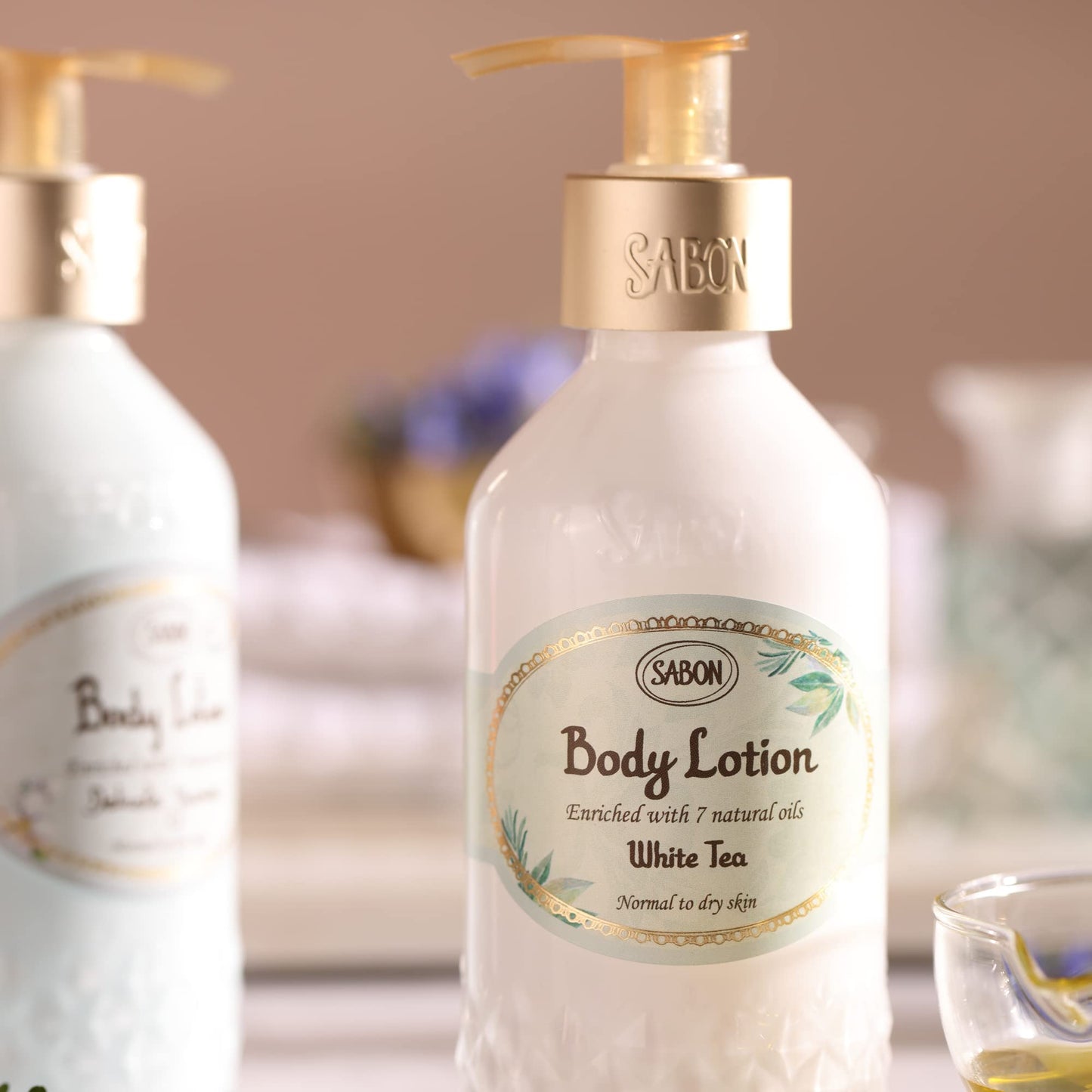 Sabon Body Lotion — White Tea | Ultra-Nourishing, Luxury Lotion for Plump Skin | Fig, Lemon, Jasmine | For All Skin Types | 6.7 Fl Oz