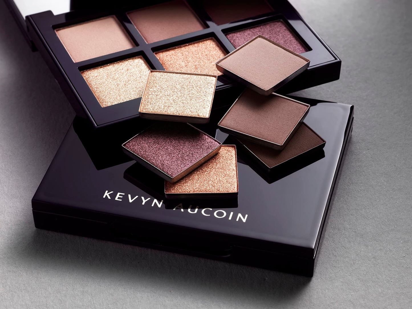 Kevyn Aucoin The Contour Eyeshadow Palette in Shade Medium Deep